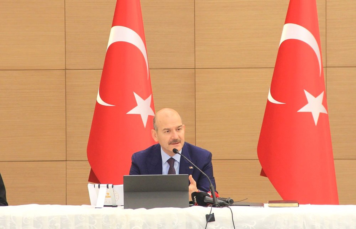 Süleyman Soylu Arnavutköy\'de Muhtarlarla Buluştu