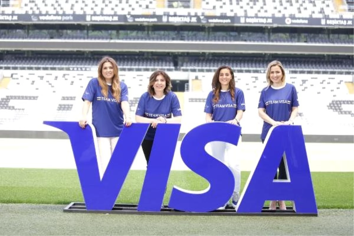 Team Visa\'ya katılan ilk Türk kadın futbolcu Didem Karagenç oldu