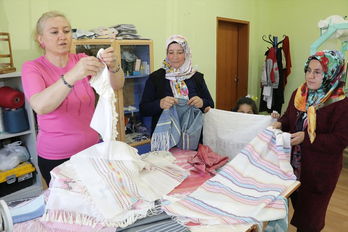 Yozgat\'ta Keten ve İpek Dokuma Kursu