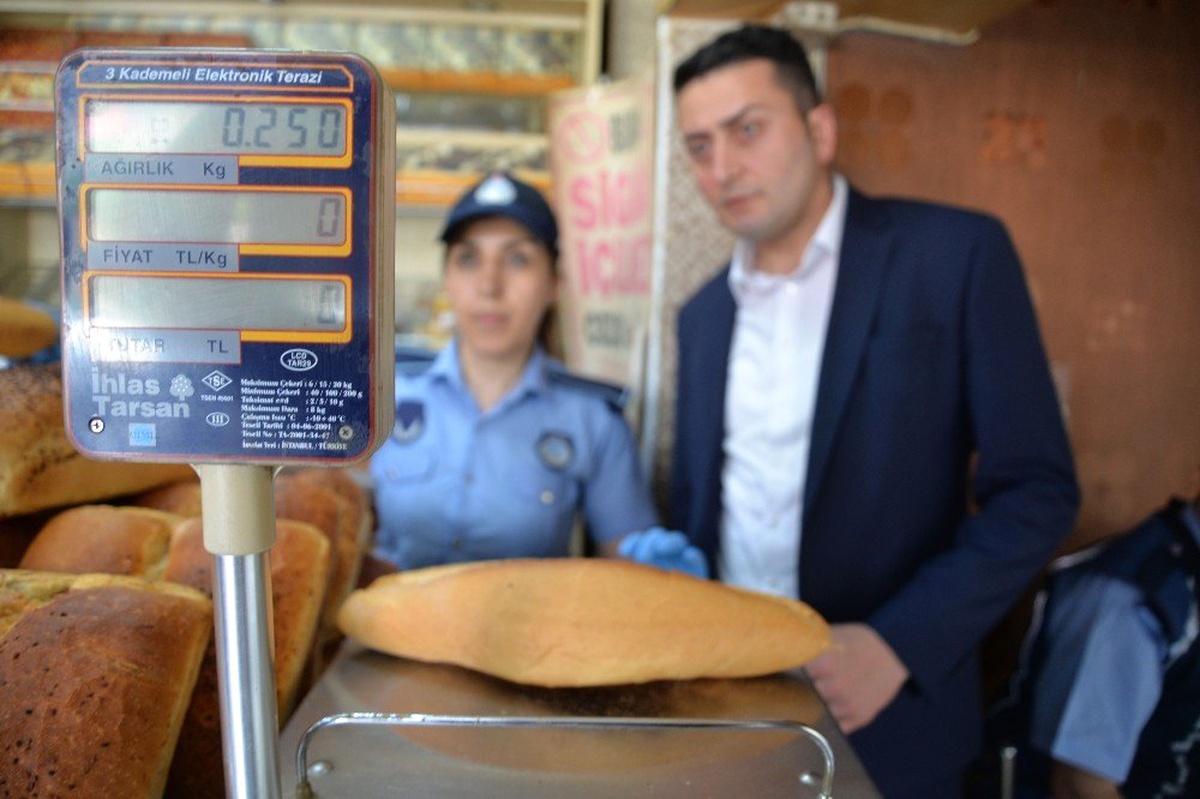 Zabıta Müdürlüğü\'nden ekmek ve pide gramaj denetimi