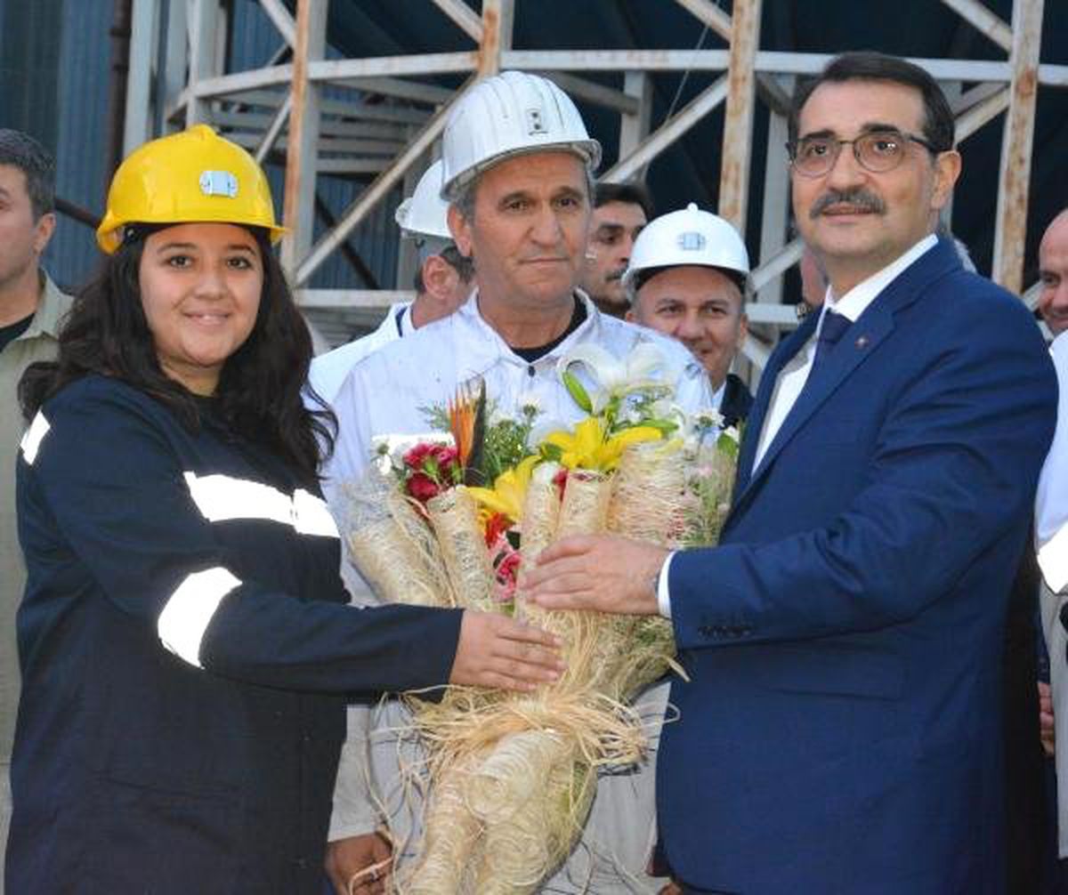 Bakan Dönmez, madencilerle iftar yaptı (2)