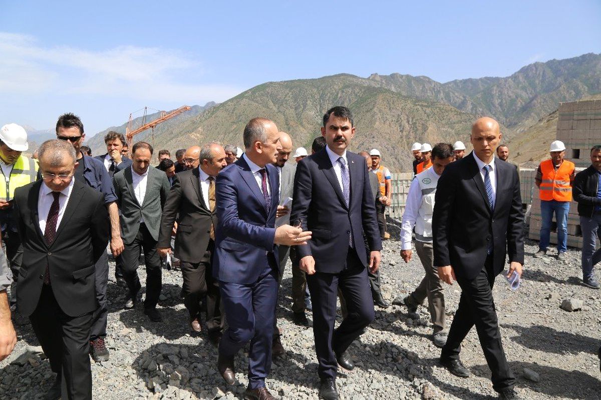 Bakan Kurum, yeni Yusufeli\'nde incelemelerde bulundu