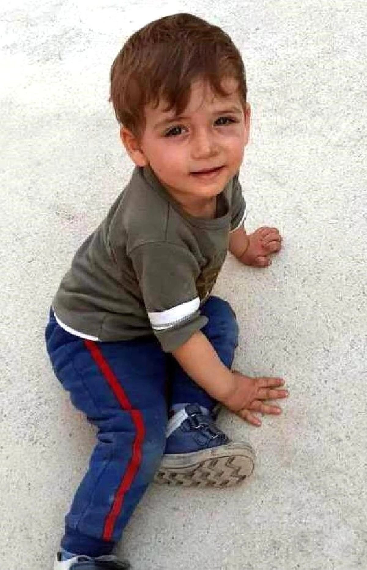 Balkondan düşen 2 yaşındaki Mustafa ağır yaralandı