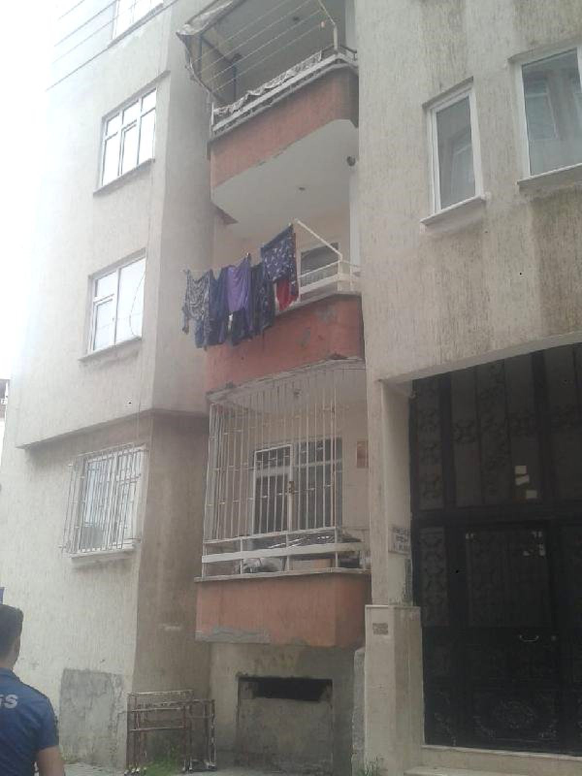 Balkondan düşen minik Mert Muzaffer, toprağa verildi