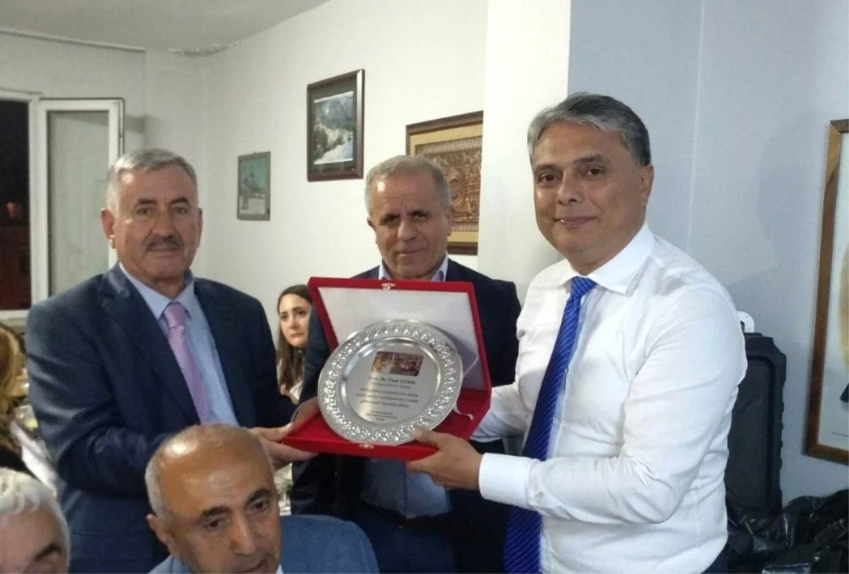 Başkan Uysal, Kasımpaşa\'da Antalyalılarla buluştu