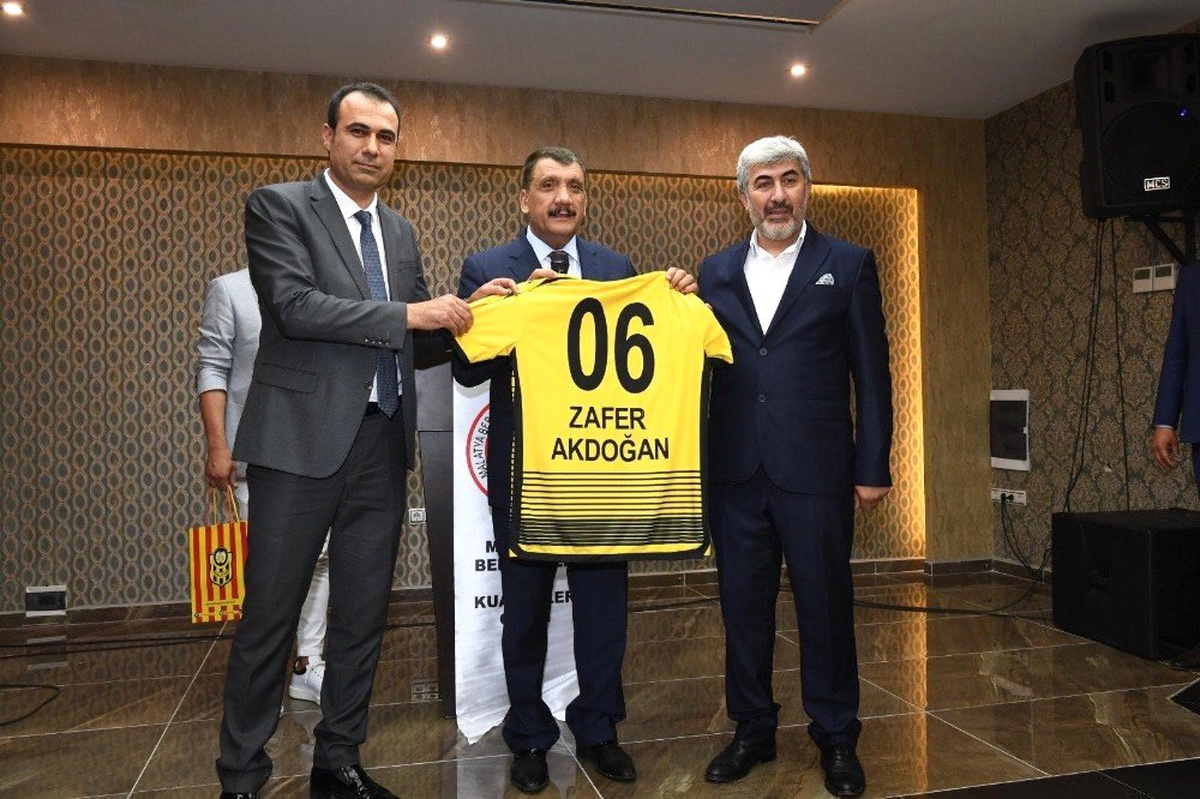 Berberler ve Kuaförler Odasından iftar yemeği