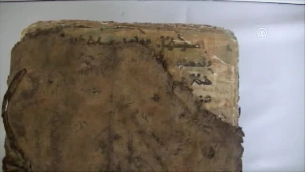 Bin 400 yıllık olduğu tahmin edilen kitap ele geçirildi
