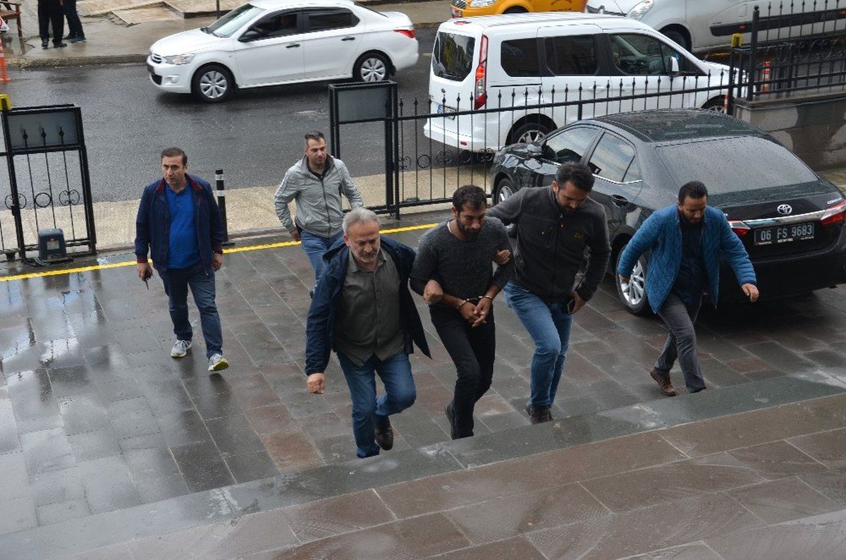 Bir gecede 2 kişiyi öldüren müteahhit adliyede