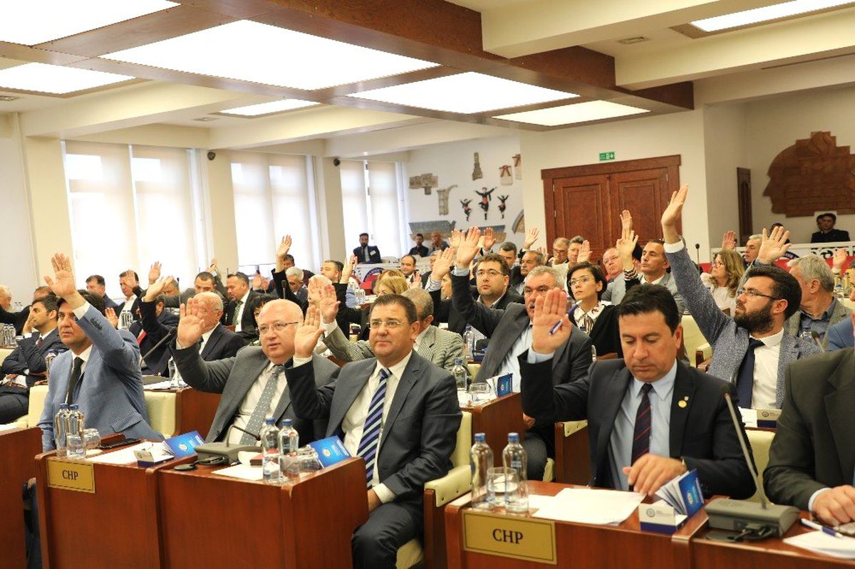 Büyükşehir ticari plaka ücretlerini kaldırdı