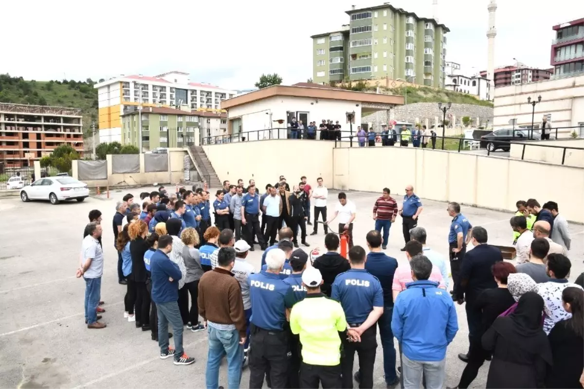 Emniyet Müdürlüğünde deprem ve yangın tatbikatı