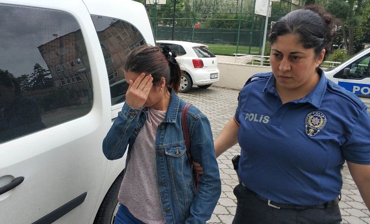 Evden uzaklaştırma kararı bulunan kocasını bıçakladı