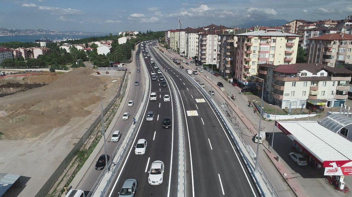 Gölcük Yüzbaşılar kavşağı trafiğe açıldı