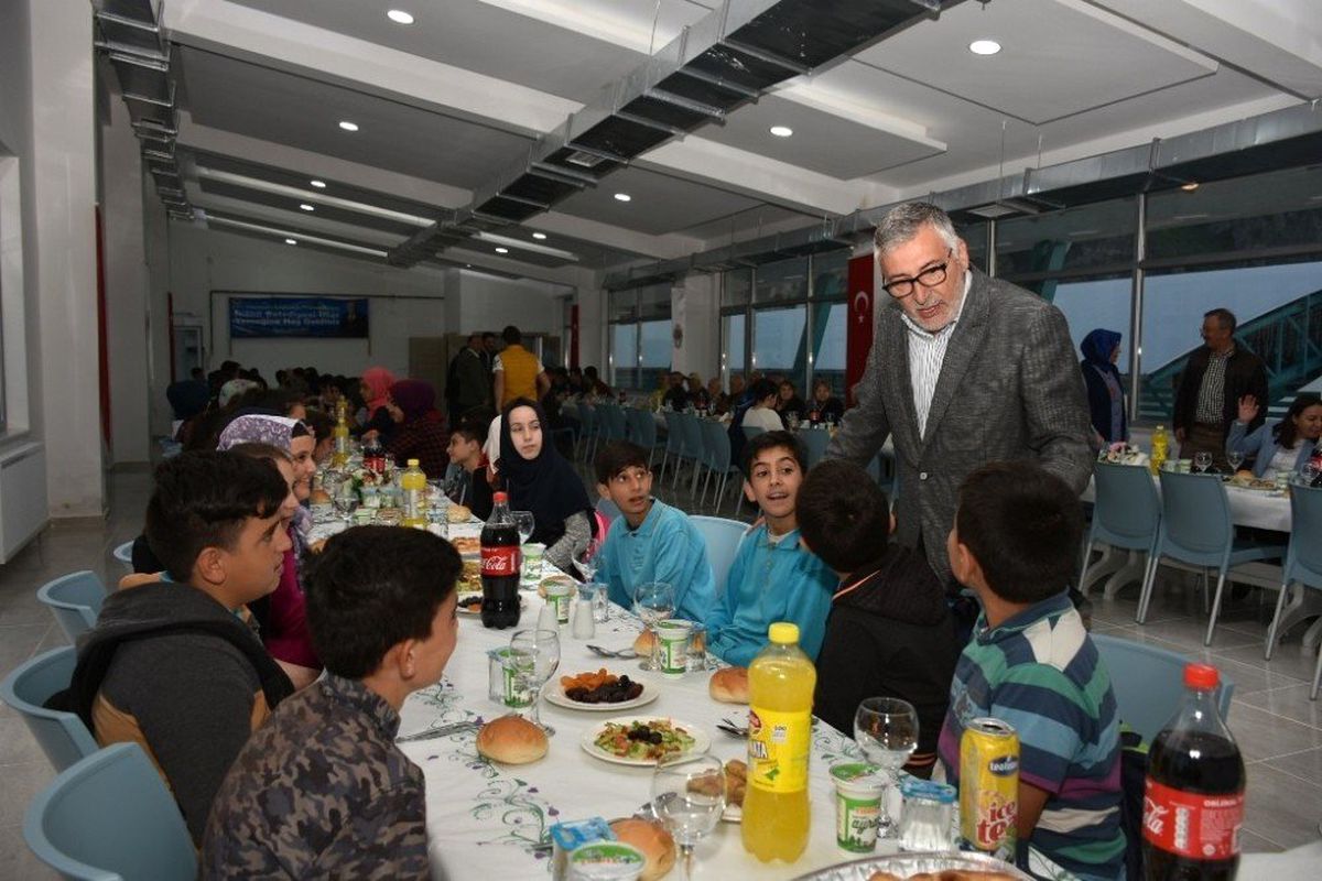 İnönü\'de İmam Hatip İftarı ve Eğitime Destek Platformu toplantısı