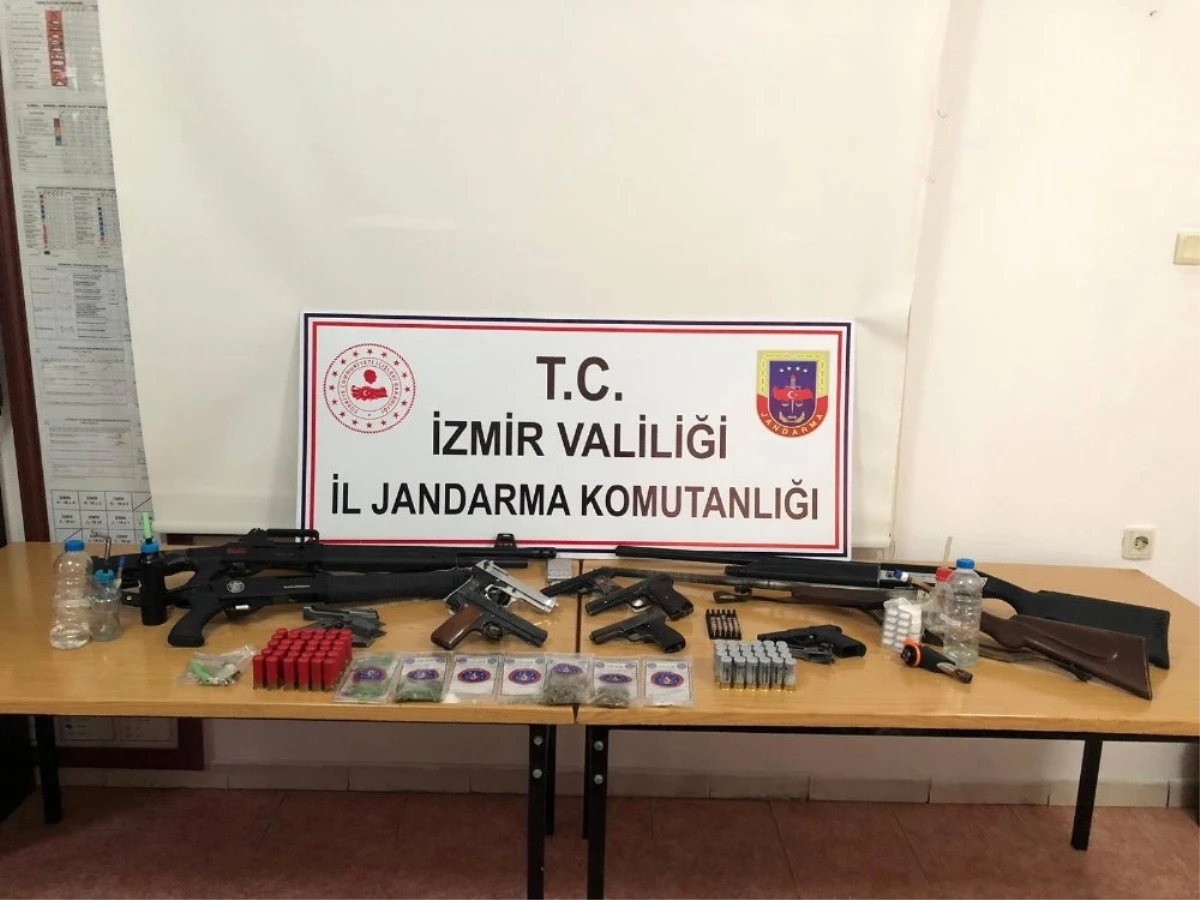 İzmir merkezli 2 ilde uyuşturucu operasyonu: 22 gözaltı