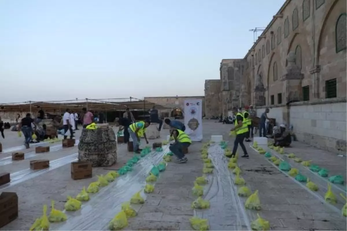 Kağıthane Belediyesi Mescid-i Aksa\'da kardeşlik iftarı verdi