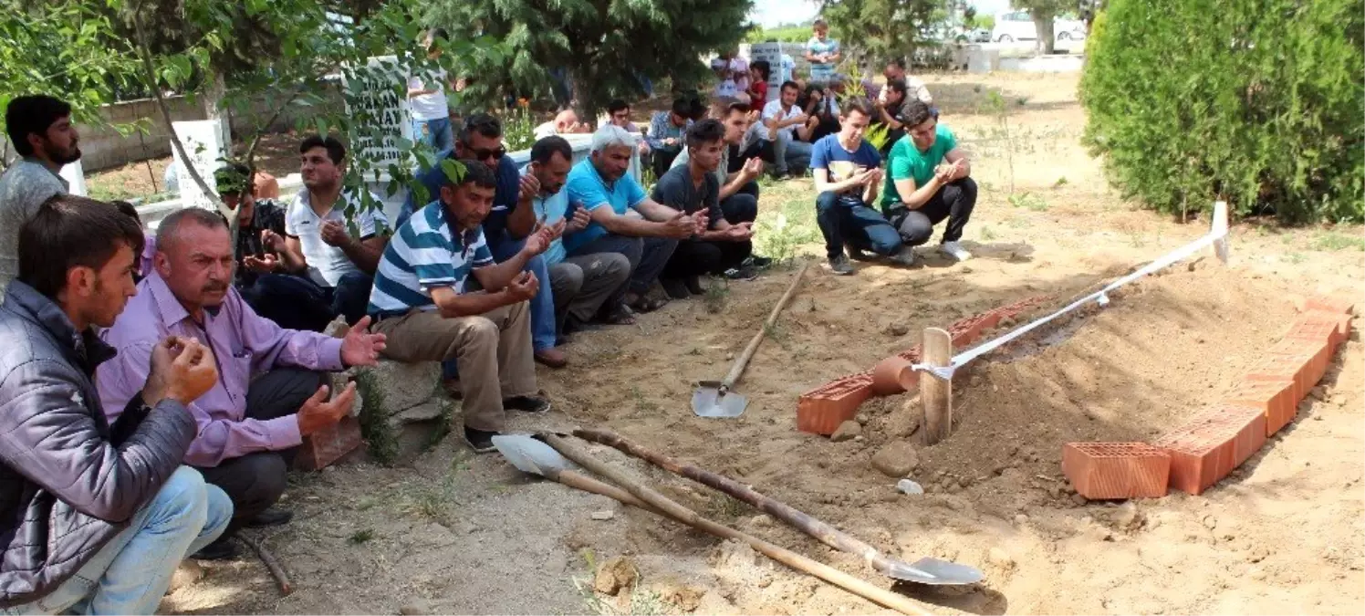 Kazada ölen üniversite öğrencisi son yolculuğuna uğurlandı