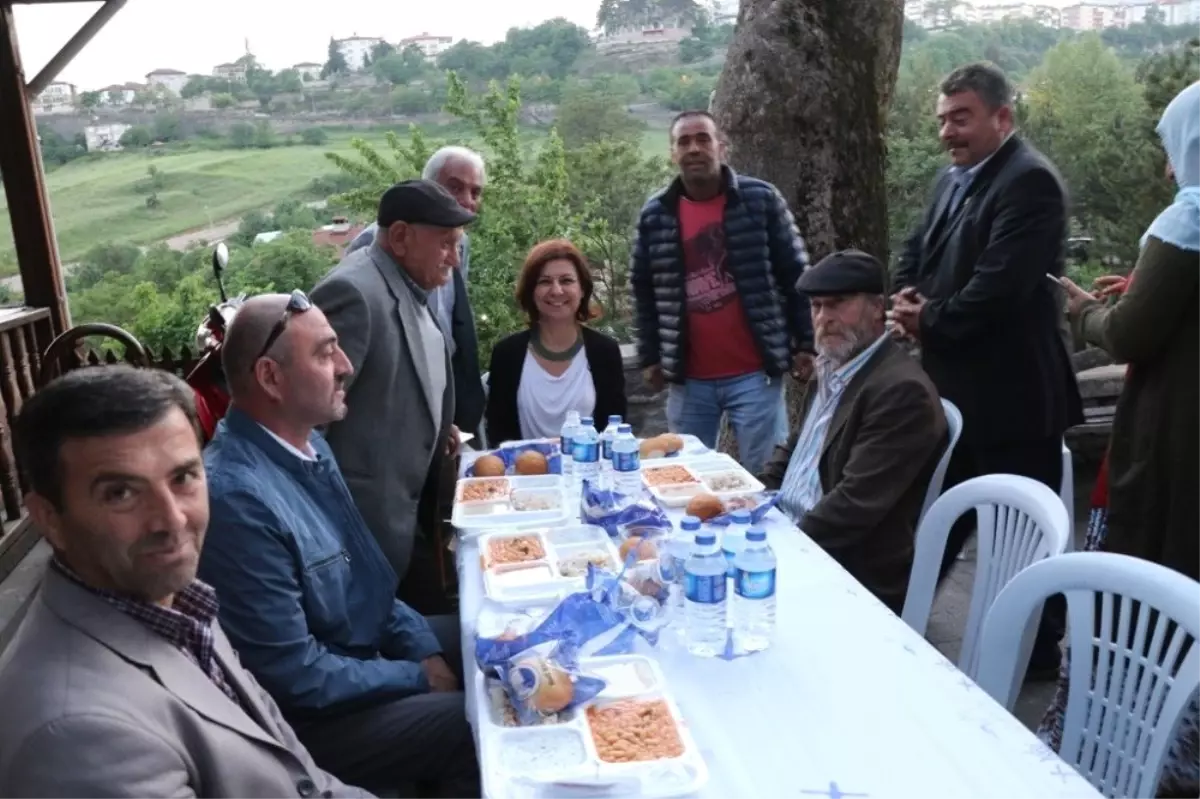 Mahalle iftarları 3 mahallede devam etti