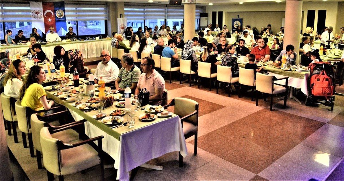 Mersin\'de orman çalışanları iftarda buluştu