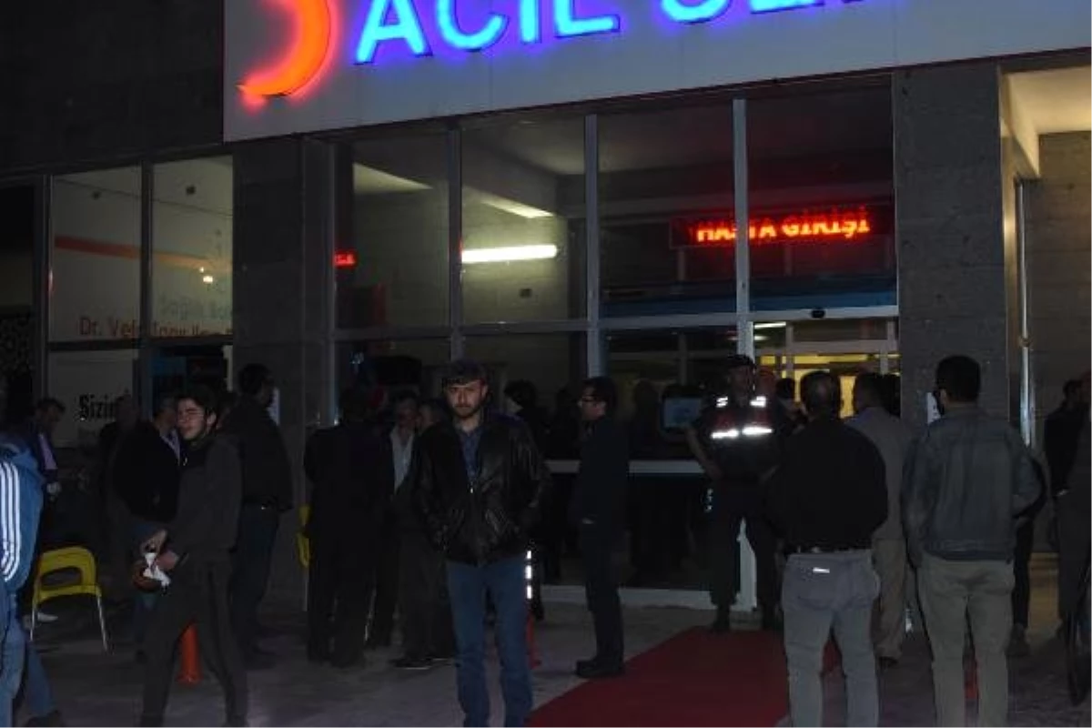 MHP\'Lİ belediye başkanı bıçaklı saldırıda ağır yaralandı