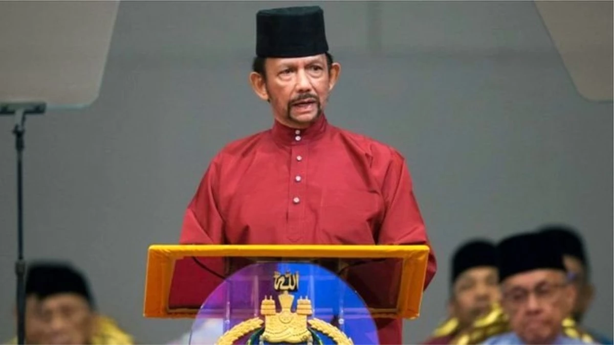 Recm cezası: Brunei Sultanı, Oxford\'dan aldığı fahri hukuk doktorasını iade etti