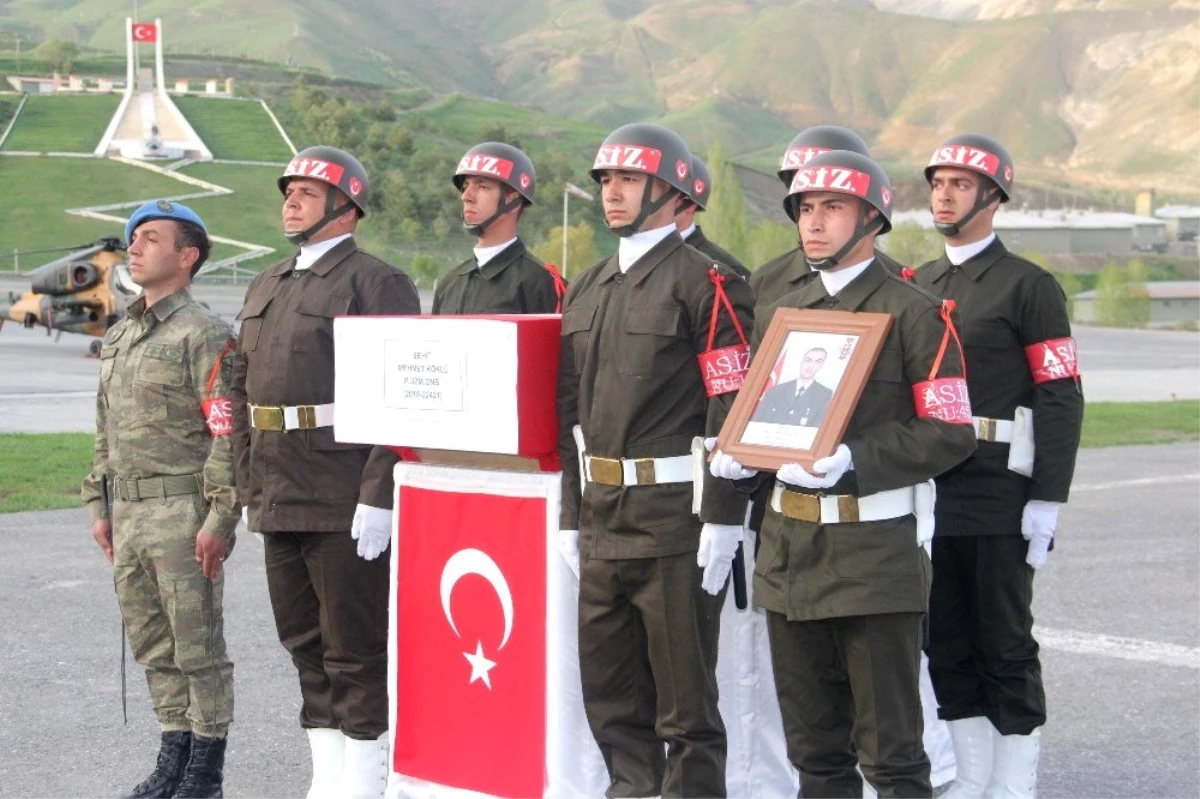 Şehit Piyade Onbaşı Mehmet Köklü için Hakkari\'de tören düzenlendi