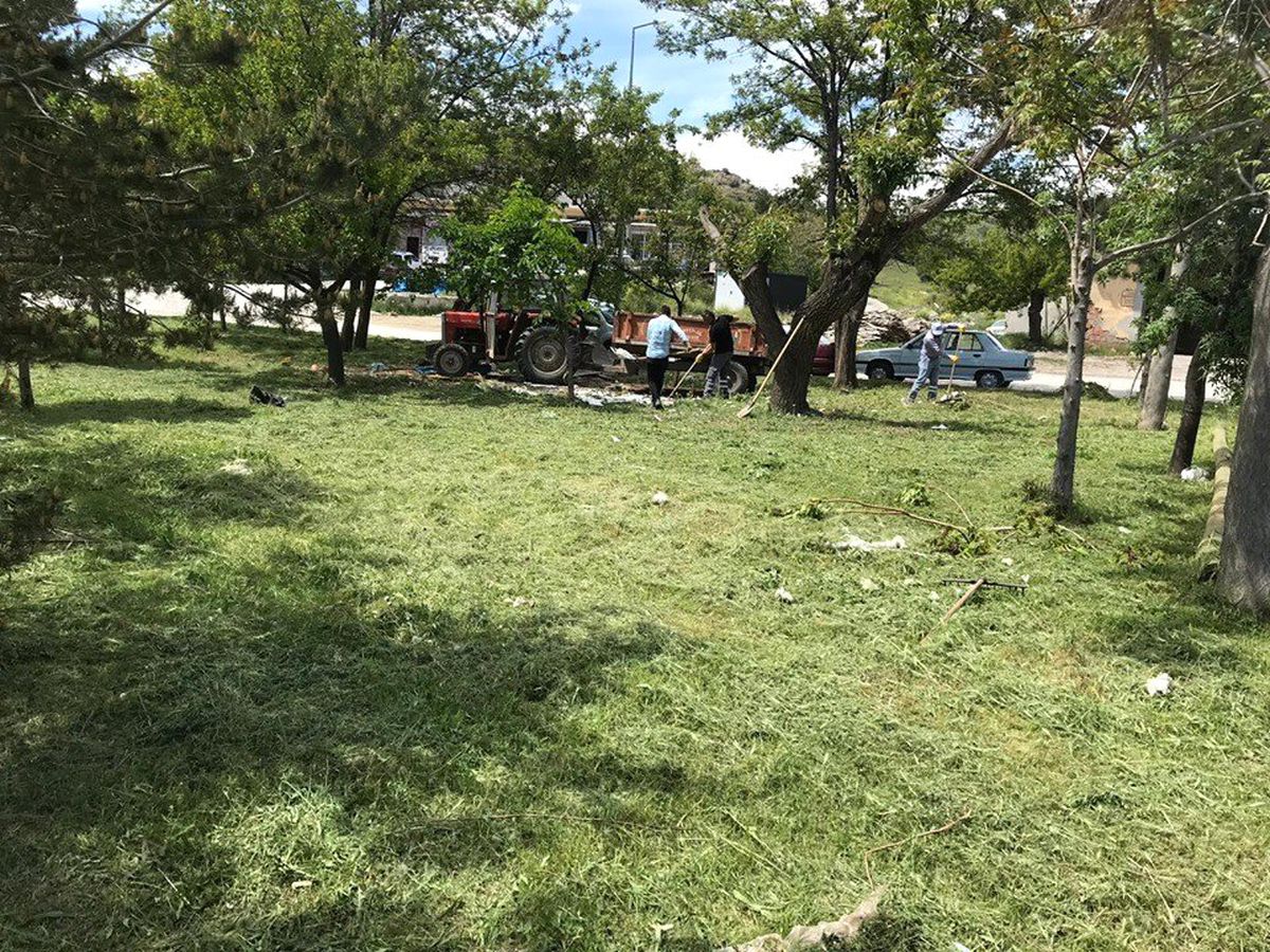 Sungurlu\'da mezarlıklar bakıma alındı