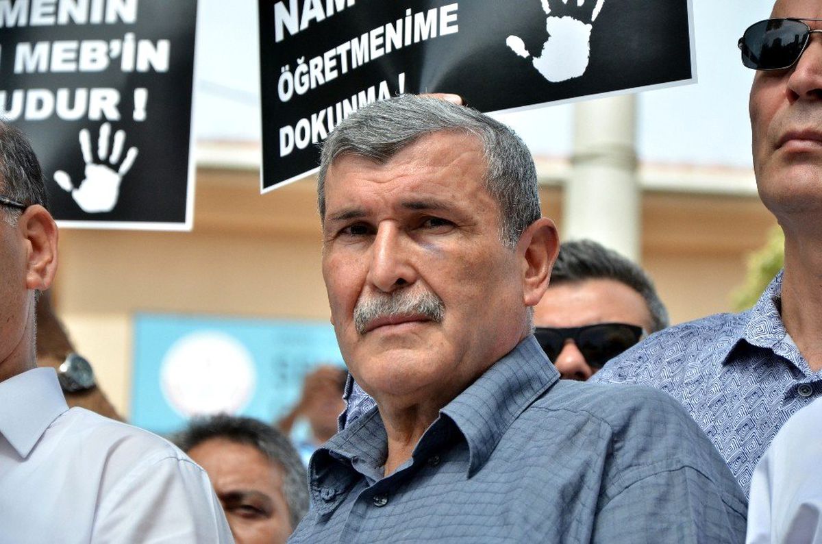 Velinin darp ettiği öğretmene destek
