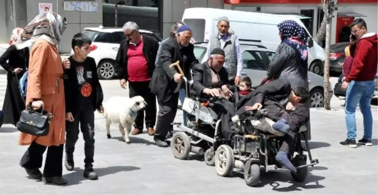 Yolda engelli dayanışması