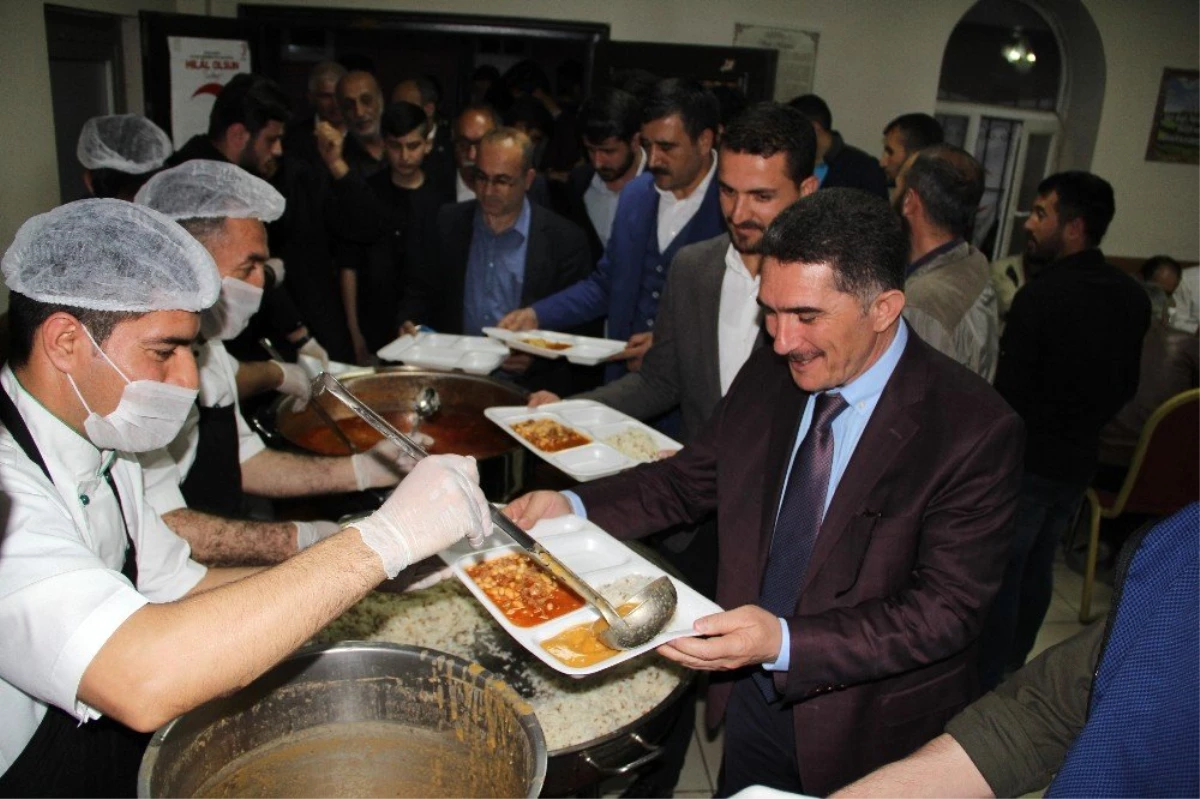 AK Parti Ağrı Milletvekili Çelebi, vatandaşlarla iftar açtı