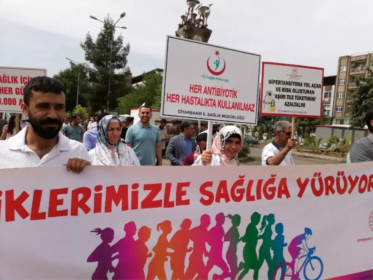 Bismil\'de \'Sevdiklerimizle sağlığa yürüyoruz\' yürüyüşü