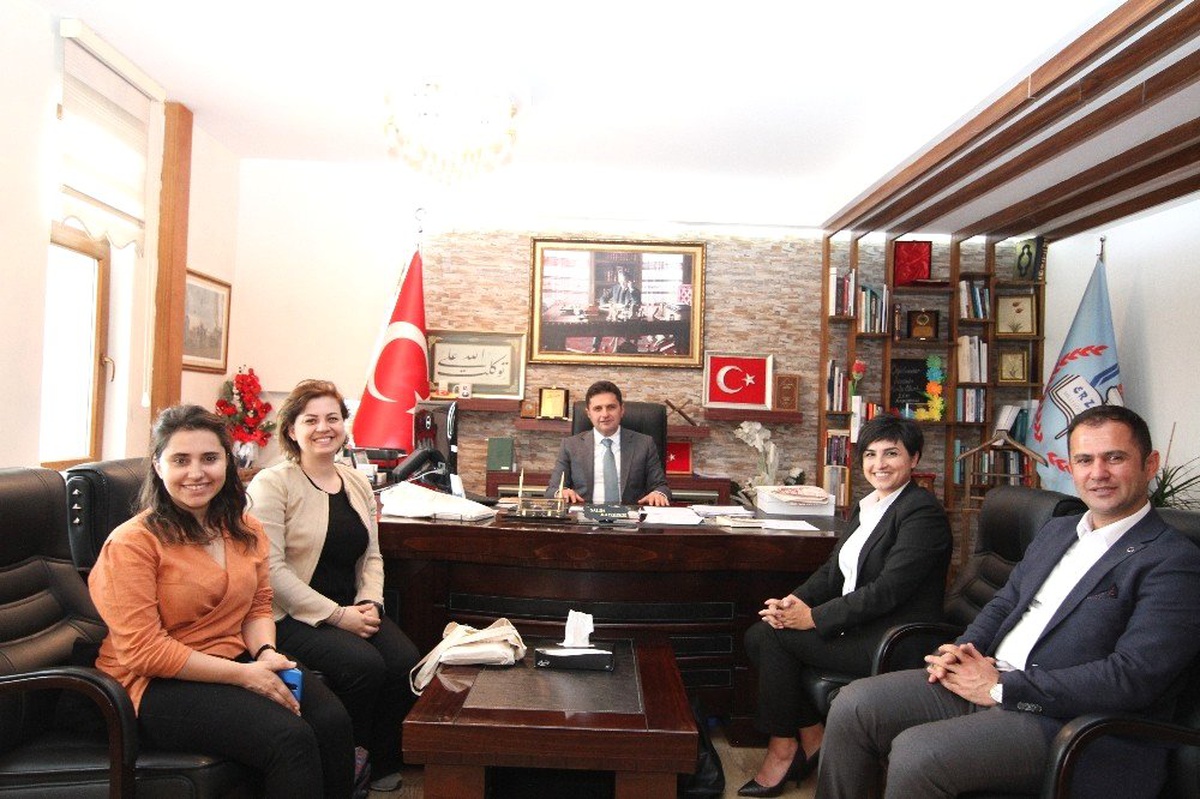 Erzurum \'Otizm\'in farkında
