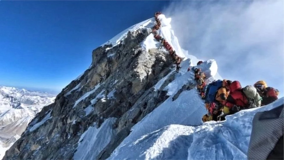 Everest\'te 3 dağcı daha hayatını kaybetti, bir haftada ölenlerin sayısı 7\'ye ulaştı