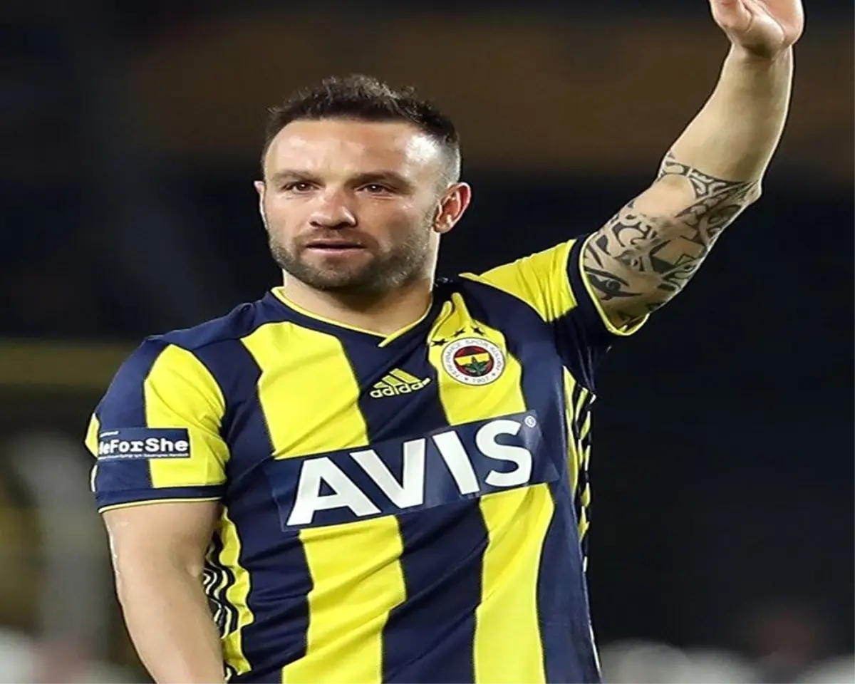 Fenerbahçe\'de Valbuena ile yollar ayrıldı