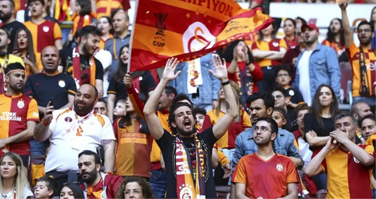 Galatasaray\'dan Fenerbahçe\'ye Tişört Göndermesi