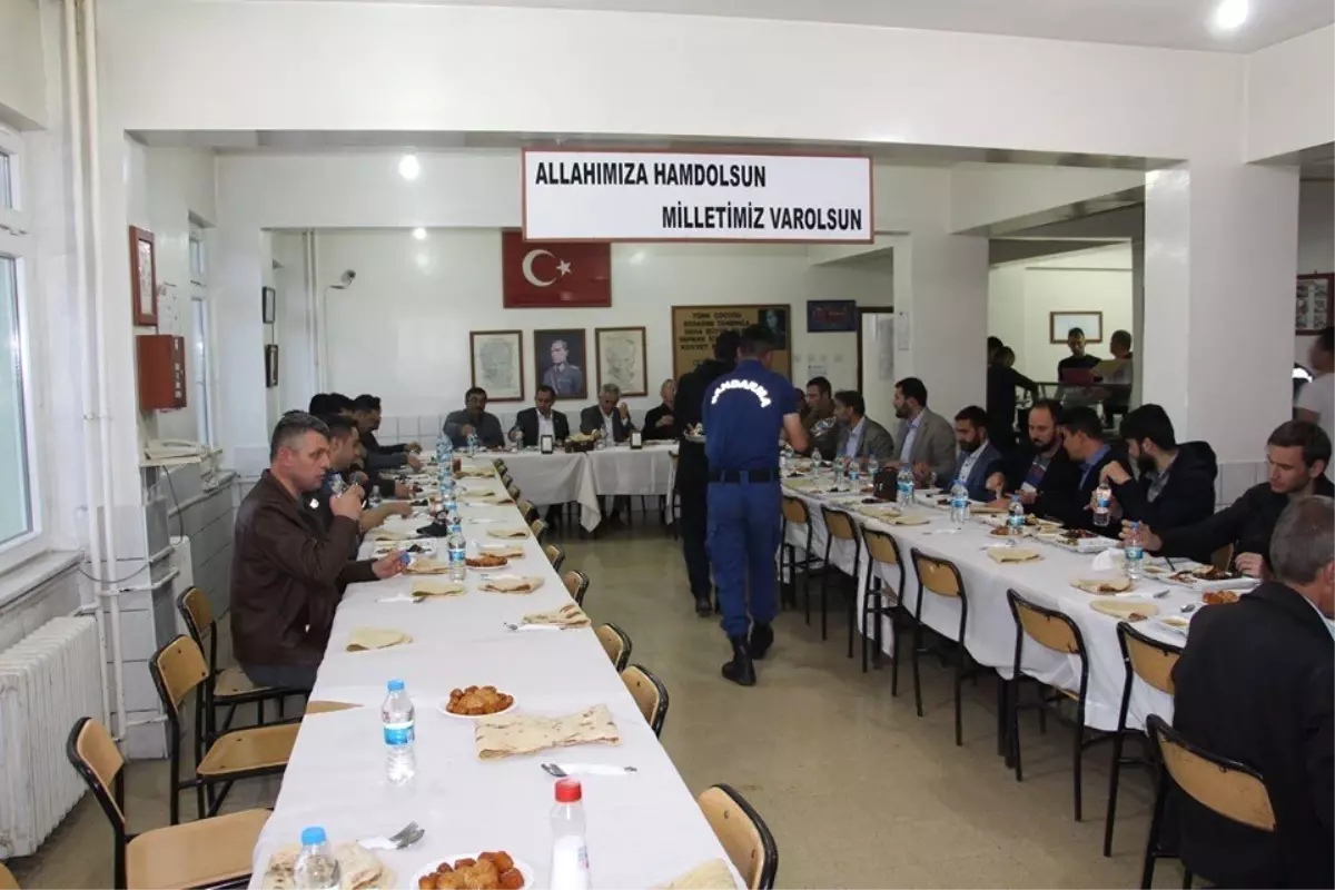 Jandarma, polis, ve müftülükten iftar