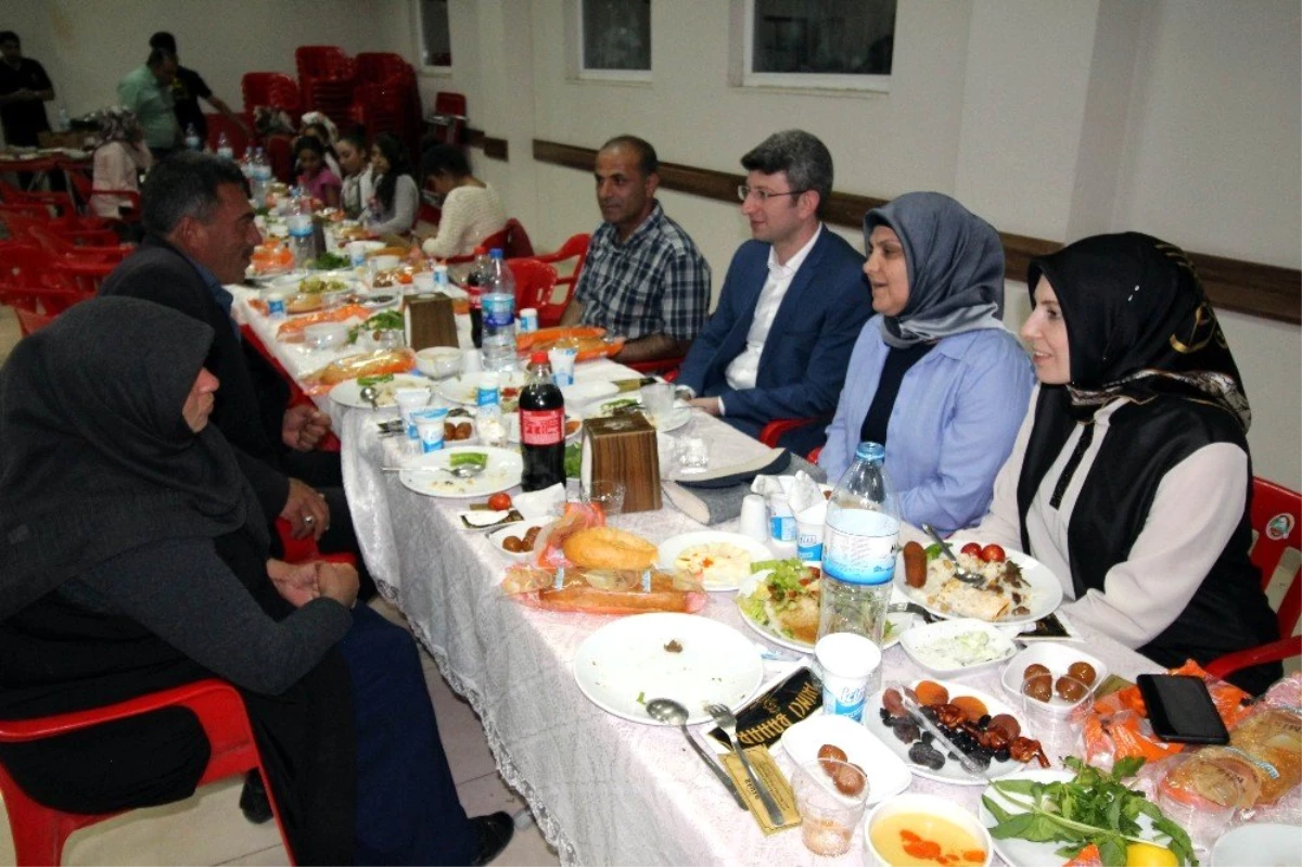 Kaymakam Şener\'den şehit ailelerine iftar