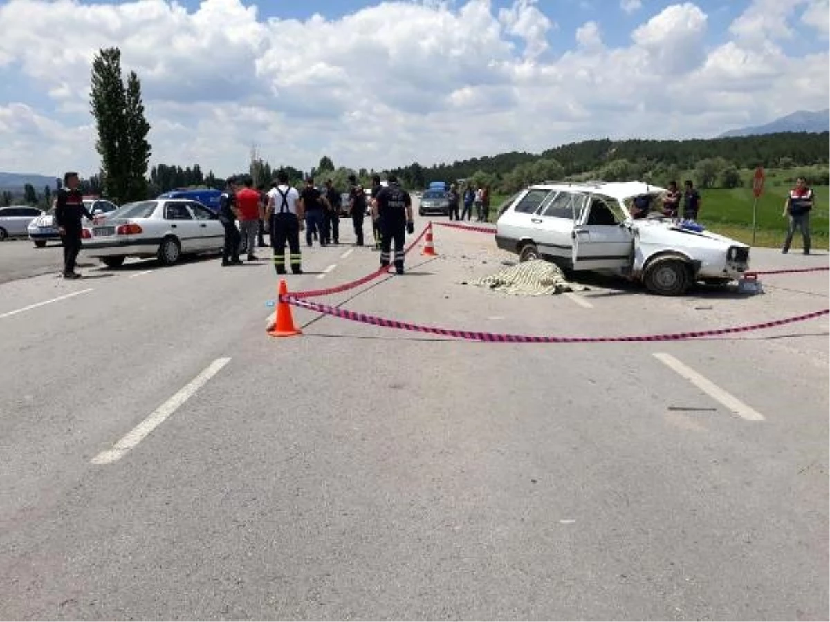 Kazada sürücü ve eşi öldü, gelinleri yaralandı