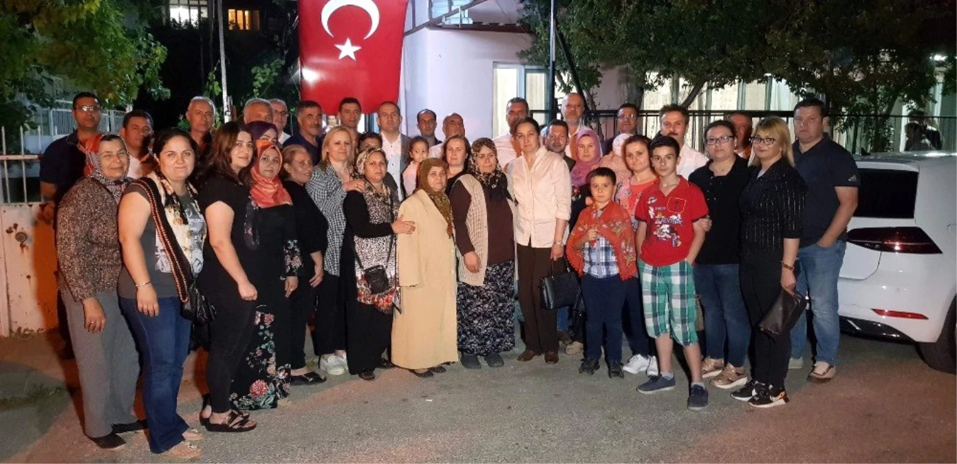 Şehit Mehmet Dinek ve ailesi Ramazan\'da da unutulmadı