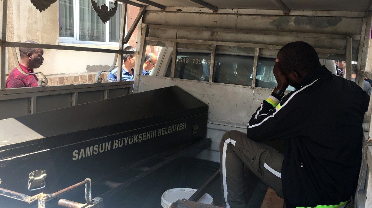 Senegalli genç kadın sahur yapıp uyuduktan sonra hayatını kaybetti