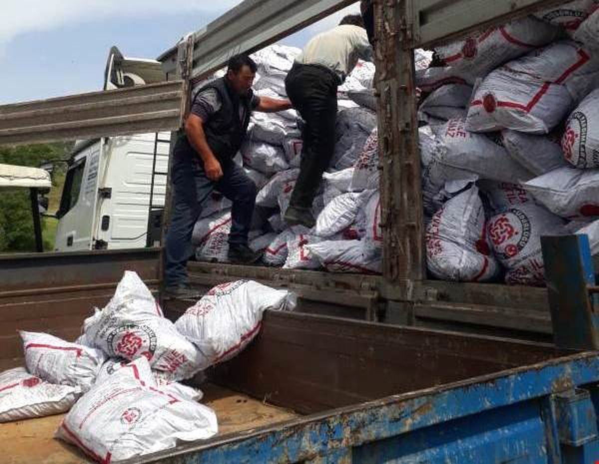 Simav Kaymakamlığı\'ndan 2 bin 300 ton kömür yardımı