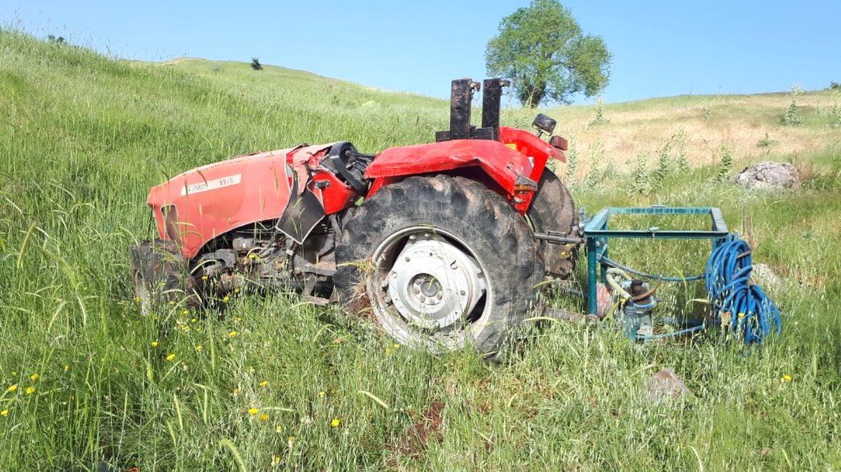 Takla atan traktör sürücüsü yaralandı