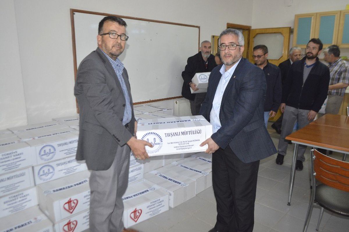 Tavşanlı\'da 250 aileye gıda yardımı