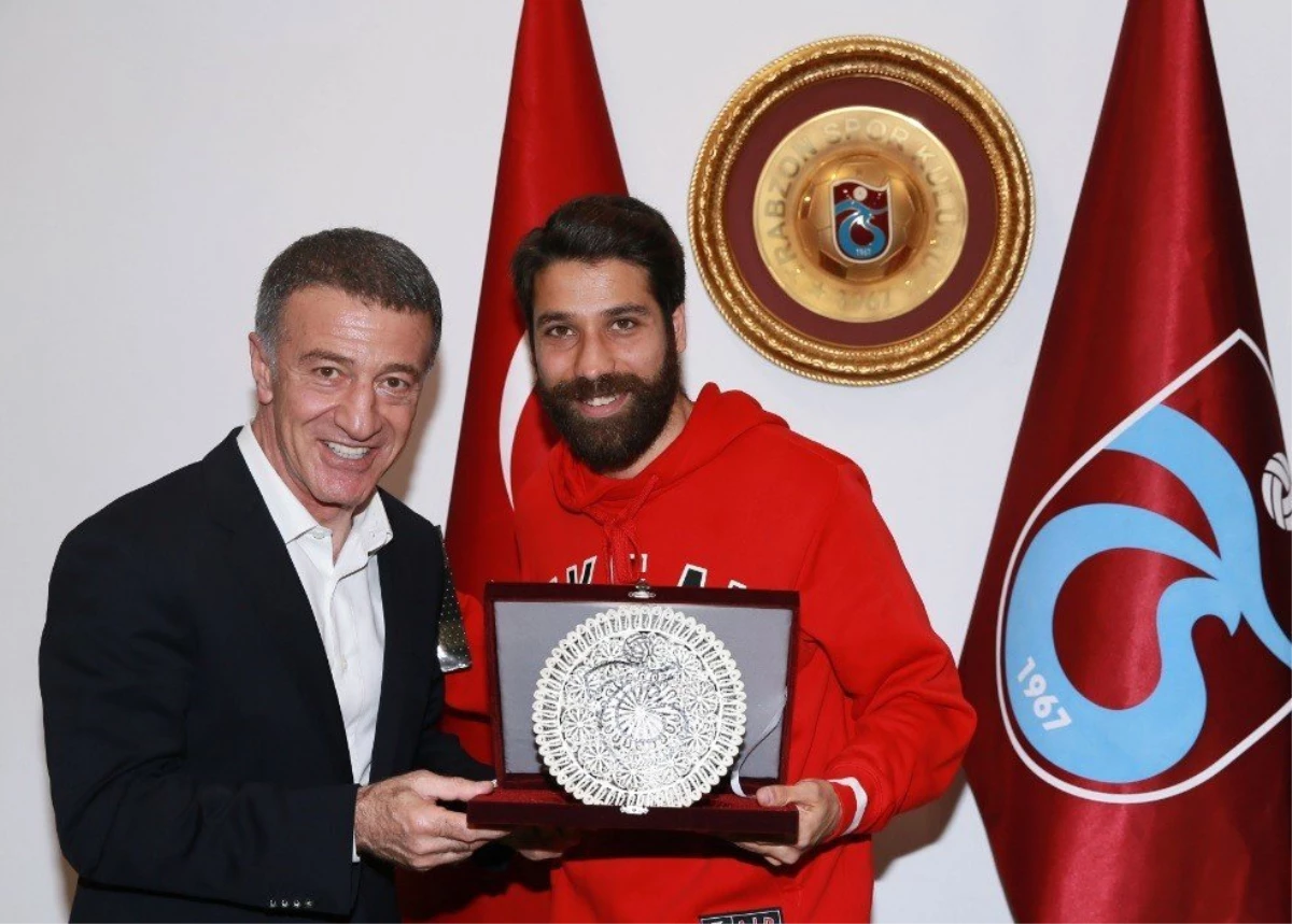 Trabzonspor\'da Olcay Şahan ve Ibanez\'e veda plaketi