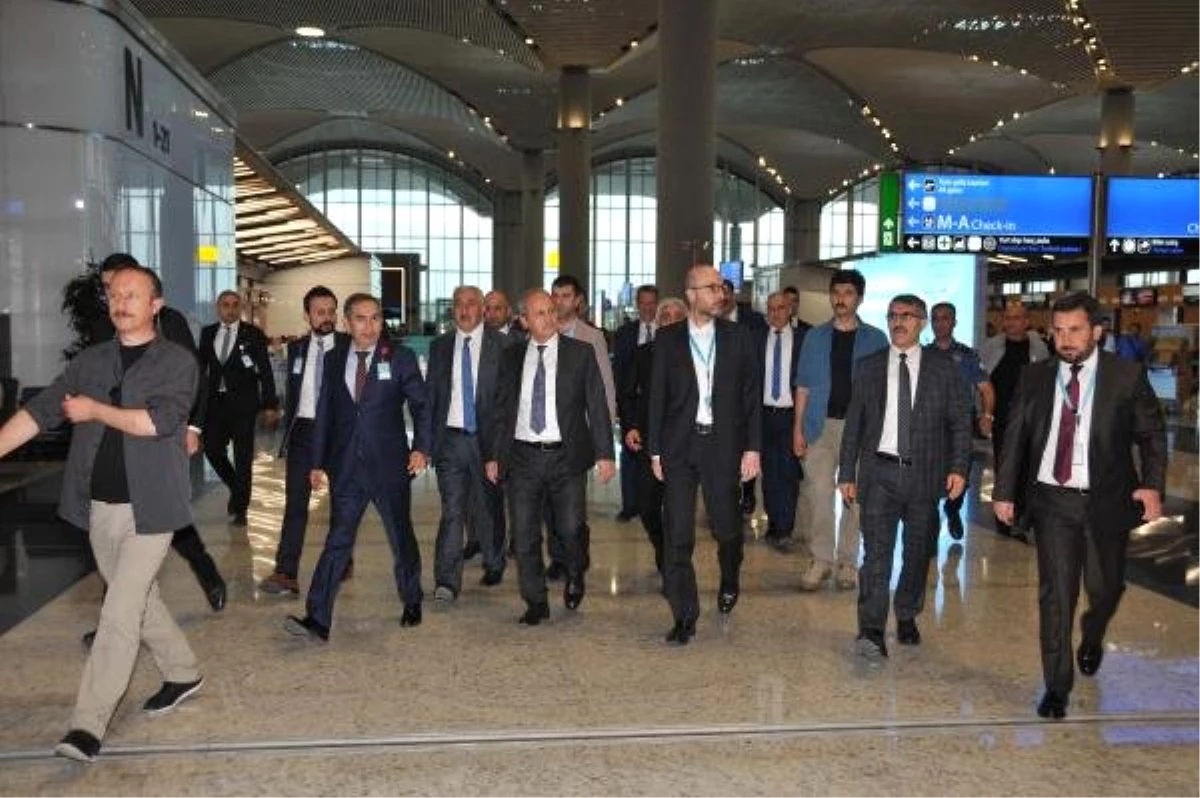 Ulaştırma Bakanı Turhan: Halkalı-İstanbul Havalimanı raylı sistem altyapısını kuruyoruz