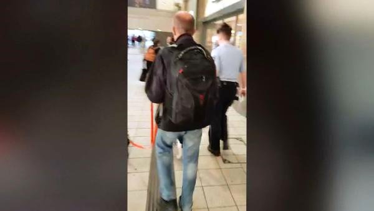 Almanya\'daki cami kundakçısını cemaat yakalayıp, polise teslim etti