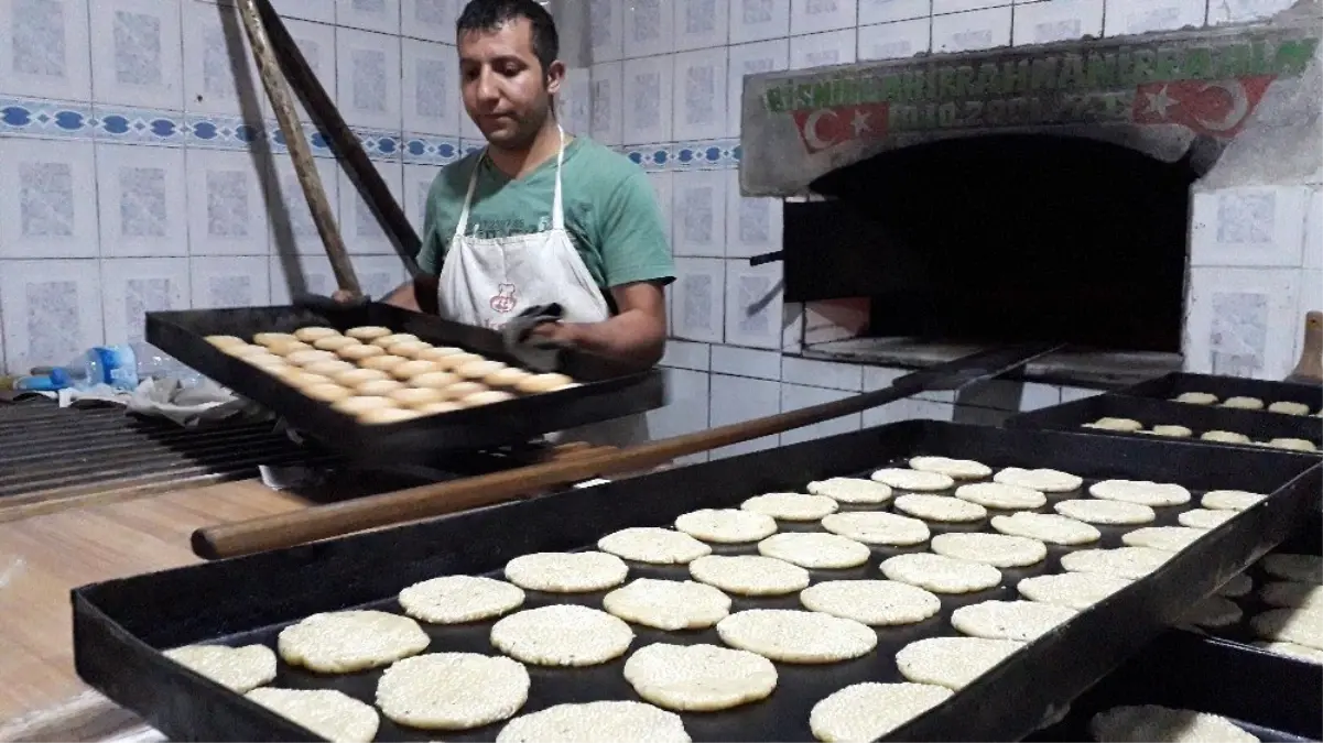 Bayramda tonlarca satılıyor, fırınlar günler öncesinden stoklamaya başladı