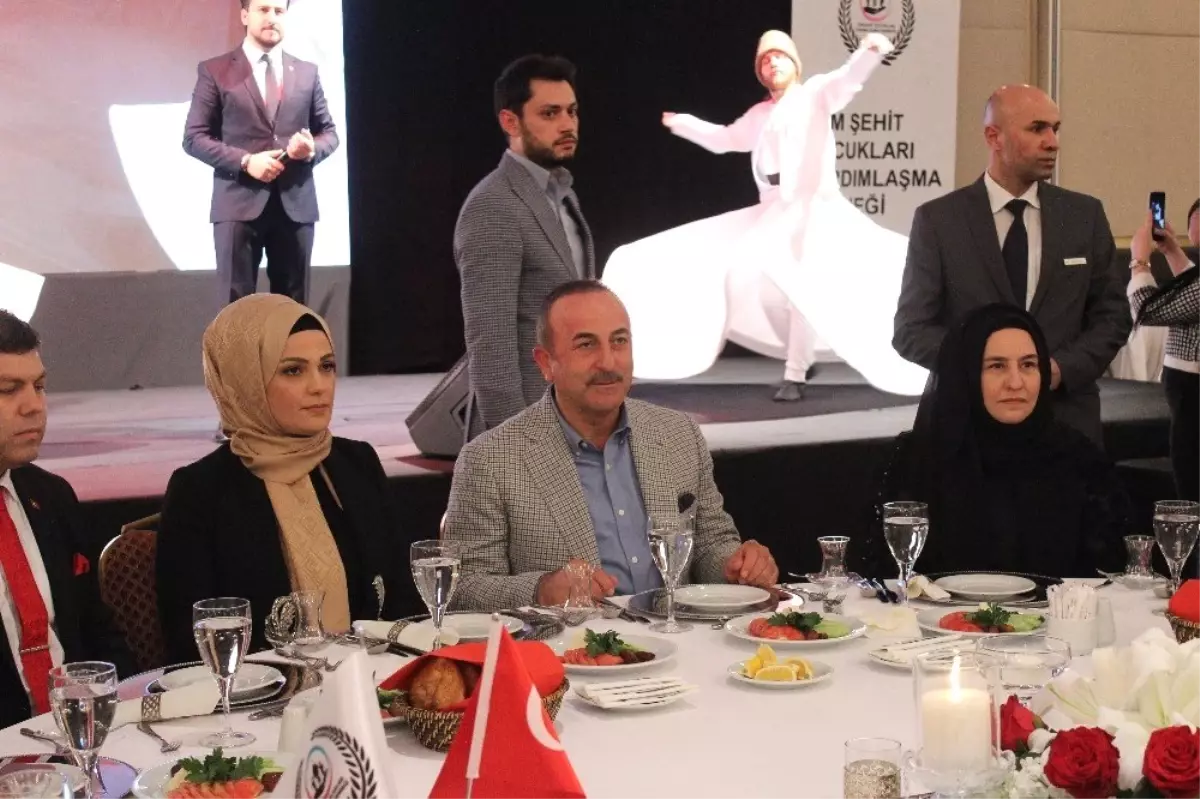 Dışişleri Bakanı Çavuşoğlu, şehit yakınlarıyla iftarda bir araya geldi