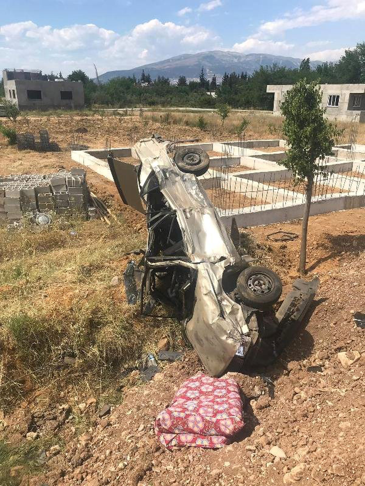 Hurdaya dönen otomobilden mucize kurtuluş