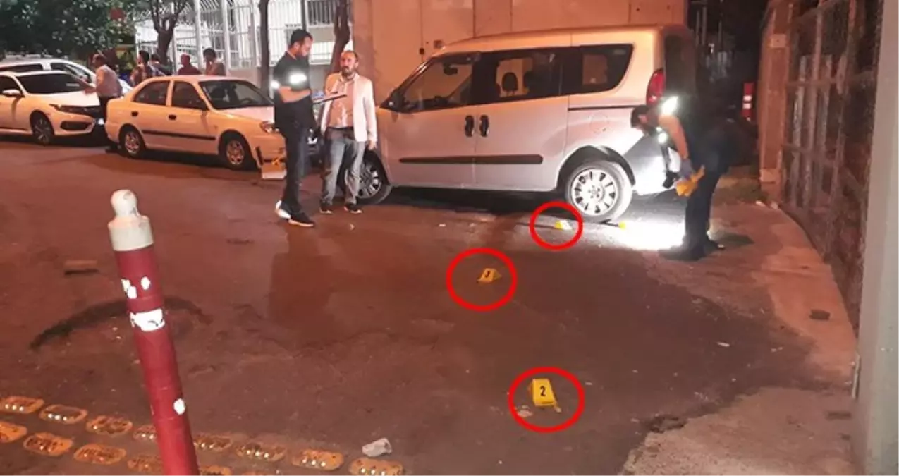 İstanbul\'da İftar Saatinde Kafeye Kurşun Yağdırıp Kaçtı!