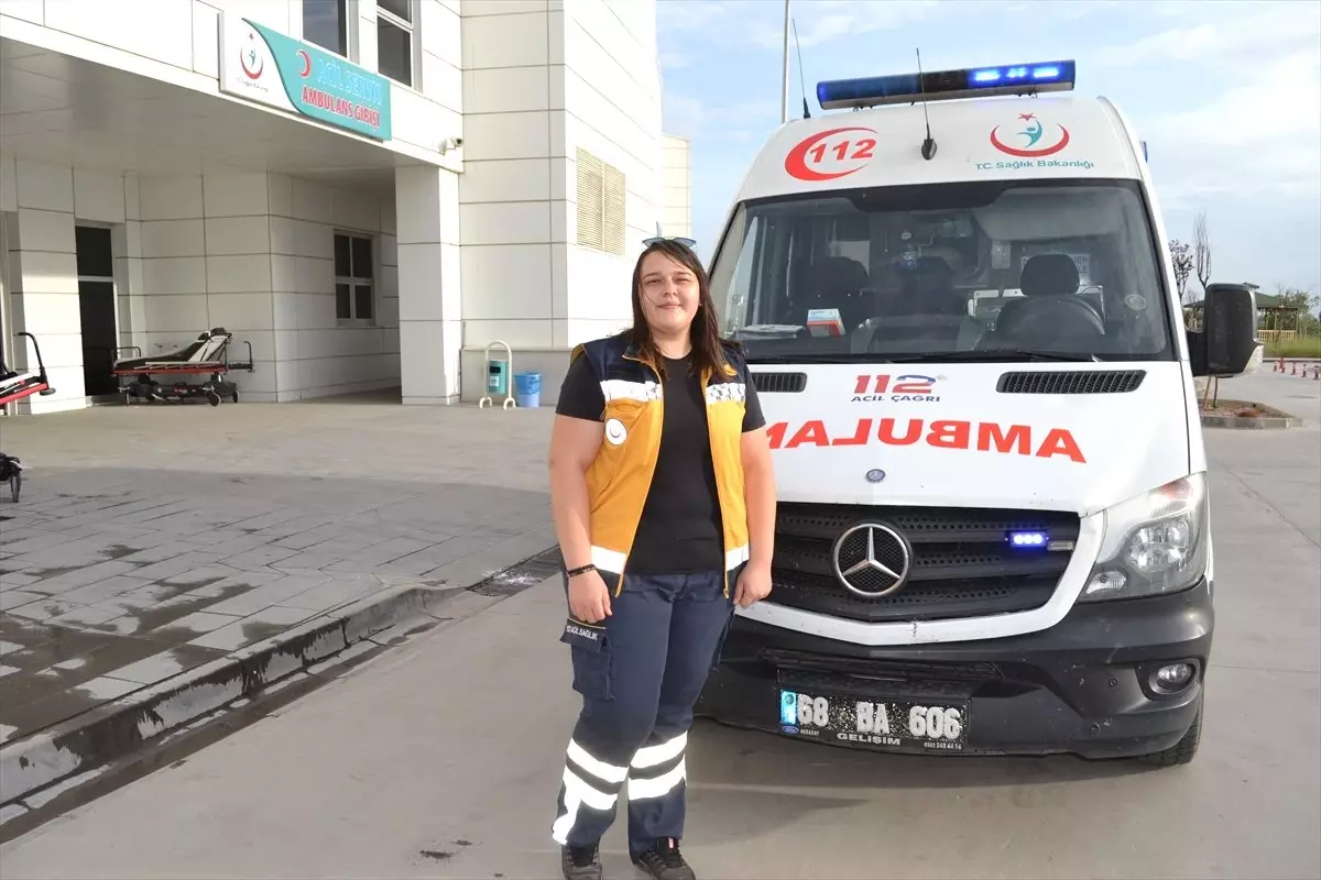 Kadın ambulans şoförü yollara meydan okuyor